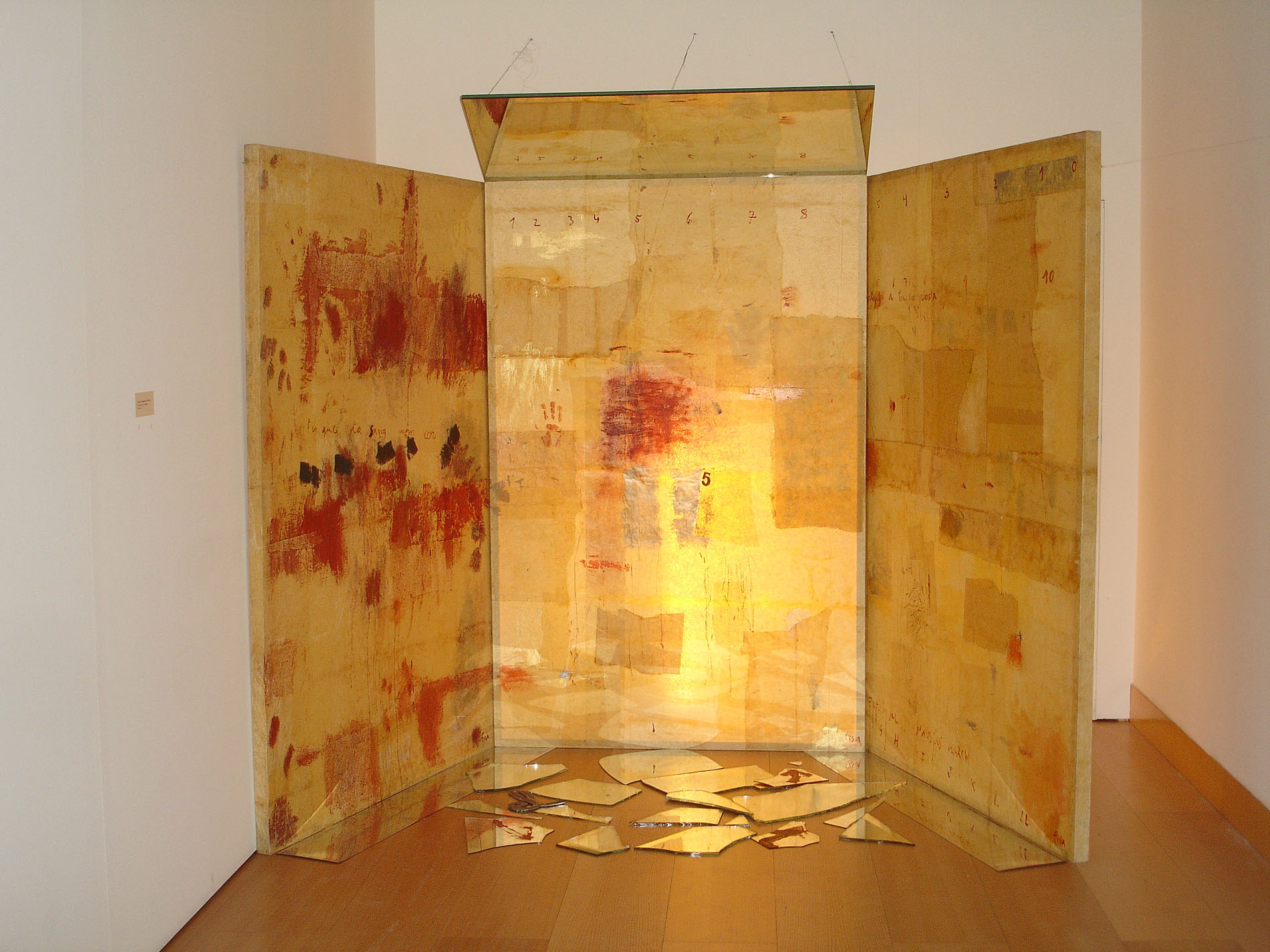 Lourdes-Fisa-El-rastro-invisible-03